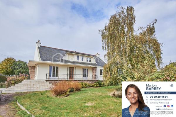 Située au coeur d'Etables-sur-Mer, venez découvrir cette belle maison idéalement située avec toutes les commodités et la plage accessibles à pied.

Implantée sur un terrain arboré de plus de 1300m2, cette maison sur sous-sol total vous offre une vie de plain pied avec au rez-de-chaussée : une entrée desservant un salon/salle à manger avec cheminée et accès à un balcon/terrasse exposé Sud, une cuisine indépendante aménagée et équipée, 3 chambres dont une avec salle d'eau privative, une salle de bain et un WC indépendant.
A l'étage, un couloir dessert 2 chambres, une salle d'eau avec WC et un grand grenier aménageable déjà isolé, vous offrant un potentiel d'agrandissement de près de 30m2 habitables supplémentaires.

Le sous-sol semi-enterré, quant à lui, vous permettra de stationner vos véhicules et vous offrira une très grande capacité de stockage avec sa cave, sa buanderie et sa chaufferie.

Equipements de la maison : raccord au tout à l'égout, portail électrique, fenêtres PVC double vitrage au RDC, tableau électrique récent, pignon nord isolé par l'extérieur, isolation du plancher du RDC par le sous-sol, isolation des combles, chaudière fioul pouvant être facilement remplacée par une pompe à chaleur si vous souhaitez optimiser la performance énergétique.

Pour toute information supplémentaire ou prise de rendez-vous, n'hésitez pas à me contacter : Marion BARBEY - 06 89 29 41 54