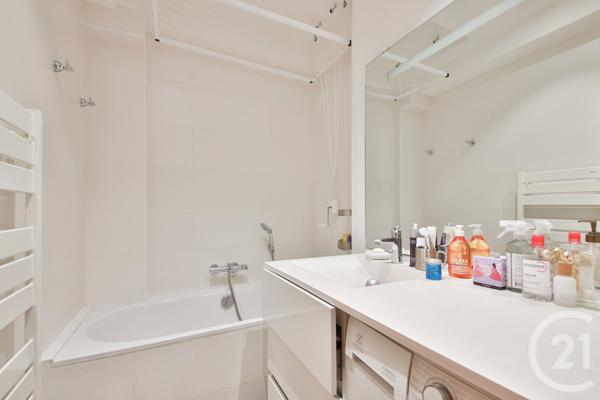 Appartement F4 à vendre  4 pièces - 102,43 m 2   PARIS  - 75015
