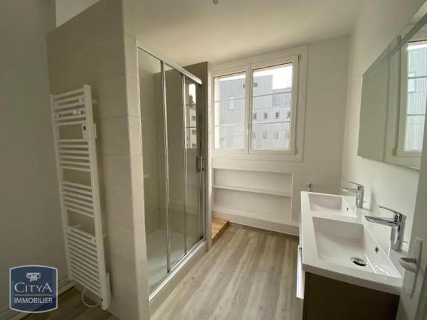 Appartement à louer 4 pièces 100.5m²