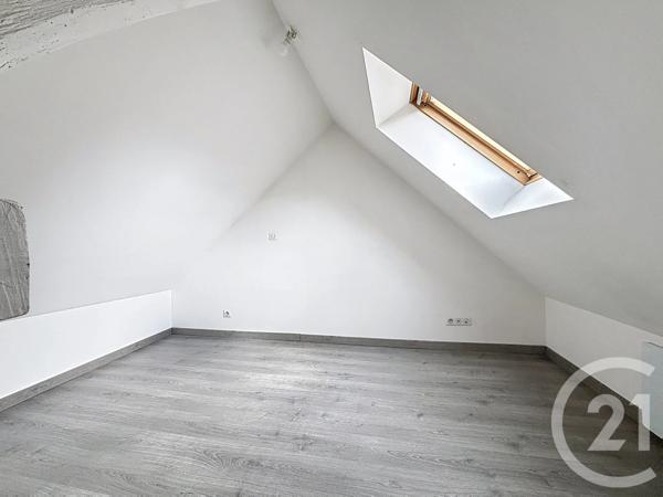Appartement F3 à vendre  3 pièces - 64,65 m 2   SENS  - 89