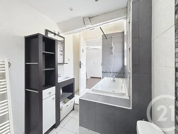 Appartement F3 à vendre  3 pièces - 64,65 m 2   SENS  - 89
