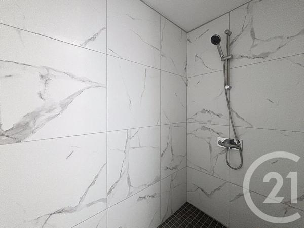 Appartement F3 à vendre  3 pièces - 64,65 m 2   SENS  - 89