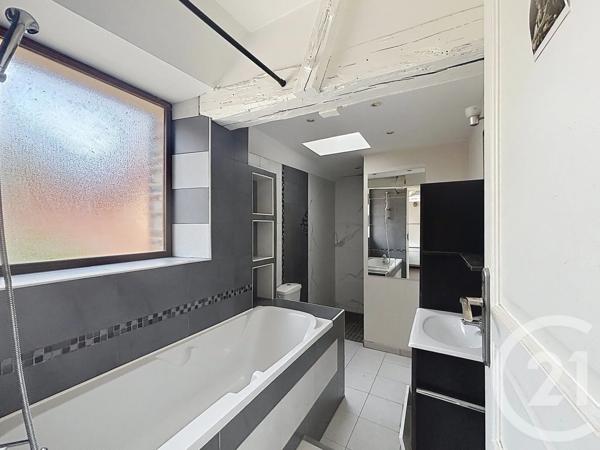 Appartement F3 à vendre  3 pièces - 64,65 m 2   SENS  - 89