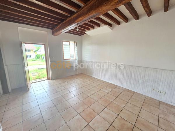 Vente
                Appartement99,3 m² - 6 Pièces -
                    SALIGNY (89100)