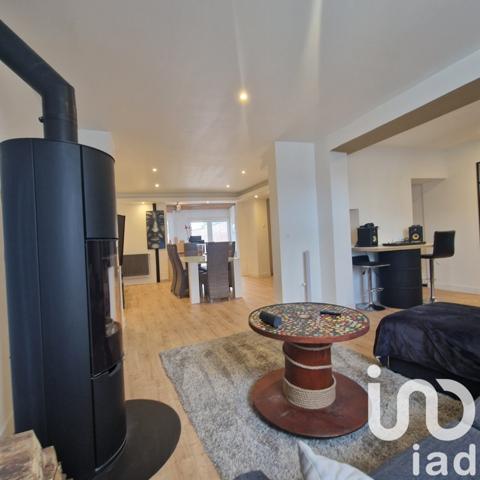 Maison 7 pièces de 190 m² à Raismes (59590)