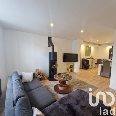 Maison 7 pièces de 190 m² à Raismes (59590)