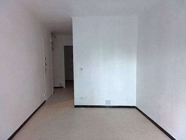STUDIO AVEC GARAGE 25.05M² ISLE SUR LA SORGUE