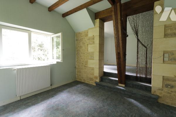 A VENDRE - SARLAT LA CANEDA - Maison de 368 m² sur parcelle de 10175 m²