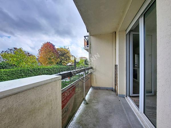 Nantes Nord - Grand Val : En Vente ! Appartement T3 rdc surlevé, proche toutes commodiftés, 2 chambres, parking s/sol et balcon.