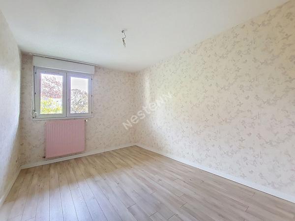 Nantes Nord - Grand Val : En Vente ! Appartement T3 rdc surlevé, proche toutes commodiftés, 2 chambres, parking s/sol et balcon.
