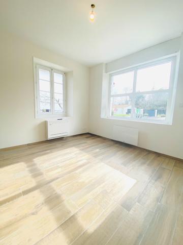 Maison T5 à étage rénovée - Réf LORIQUET