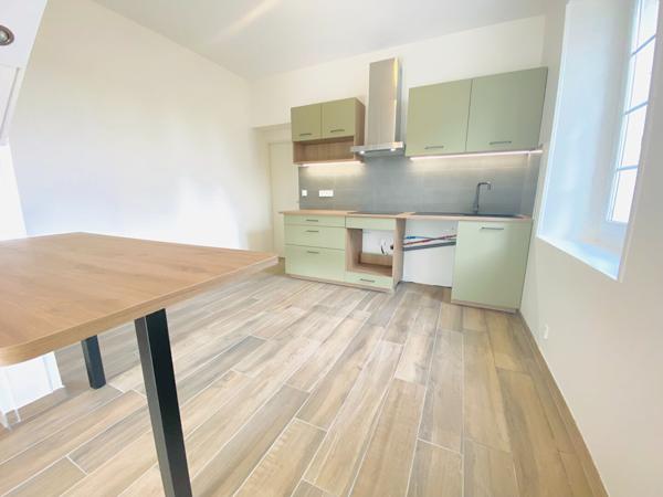 Maison T5 à étage rénovée - Réf LORIQUET