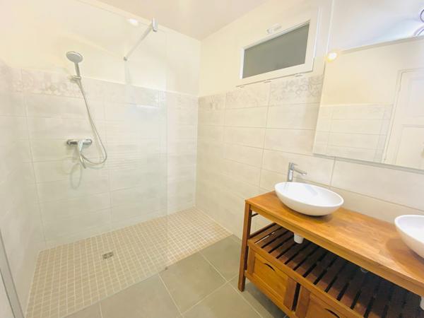 Maison T5 à étage rénovée - Réf LORIQUET