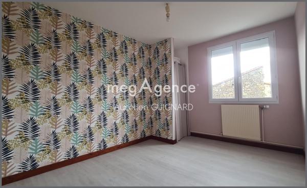 Maison à Bressuire, 79300 - 12 pièces 189m²