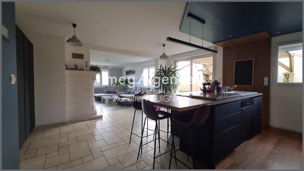 Maison à Bressuire, 79300 - 12 pièces 189m²