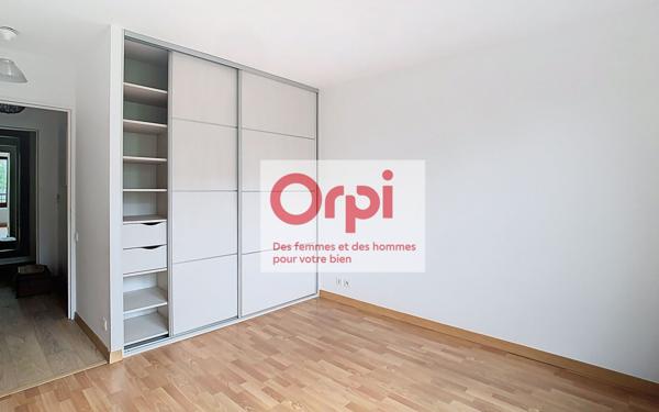 Appartement à vendre    5 pièces • 105,77 m2 Issy-les-Moulineaux