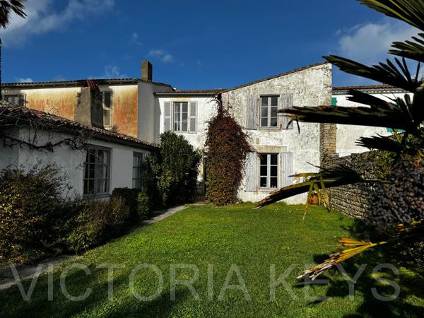 Maison à vendre au Bois-Plage-en-Ré – 5 chambres, piscine, jardin sud