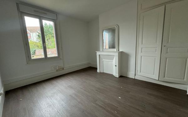 Maison à vendre    8 pièces • 200 m2 Saint-Just-en-Chaussée