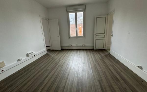 Maison à vendre    8 pièces • 200 m2 Saint-Just-en-Chaussée