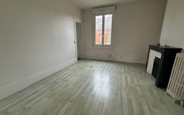 Maison à vendre    8 pièces • 200 m2 Saint-Just-en-Chaussée