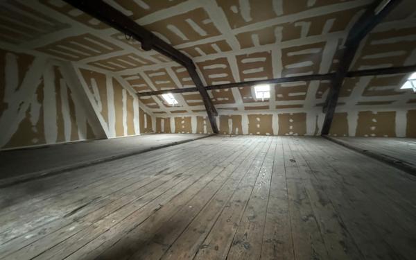 Maison à vendre    8 pièces • 200 m2 Saint-Just-en-Chaussée