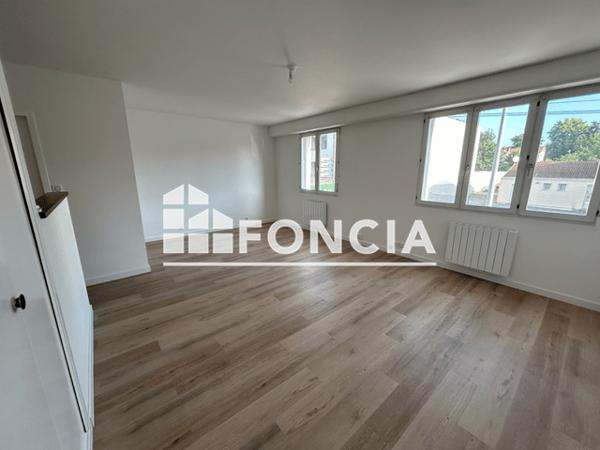 Location Studio 32.23 m² - 10 RUE GEORGES POMPIDOU La Roche Sur Yon 85000