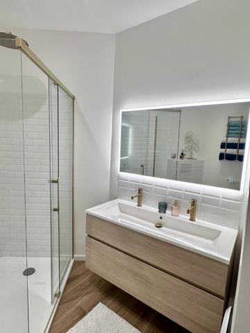 Appartement à VILLENEUVE LOUBET (06270)