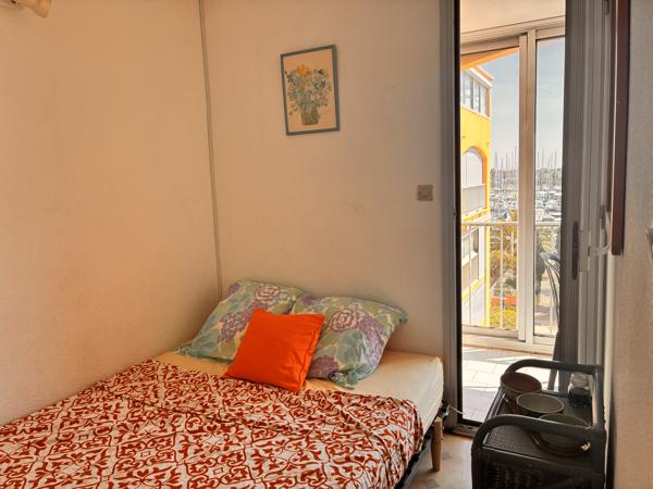 GRUISSAN - RIVE DROITE Appartement de type 2 avec loggia et place de parking privative