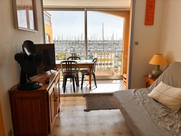 GRUISSAN - RIVE DROITE Appartement de type 2 avec loggia et place de parking privative