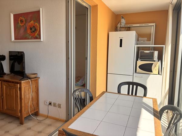 GRUISSAN - RIVE DROITE Appartement de type 2 avec loggia et place de parking privative