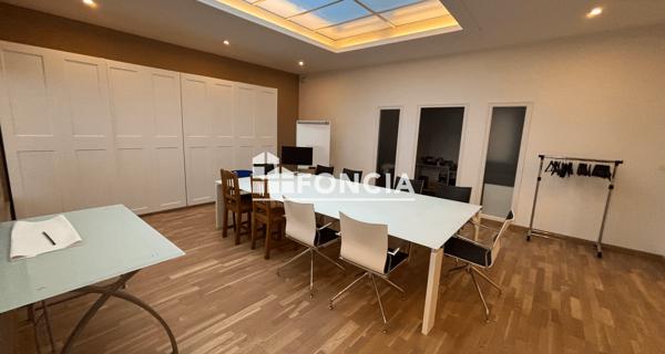 À vendre Local commercial 320.03 m² - Quimper 29000