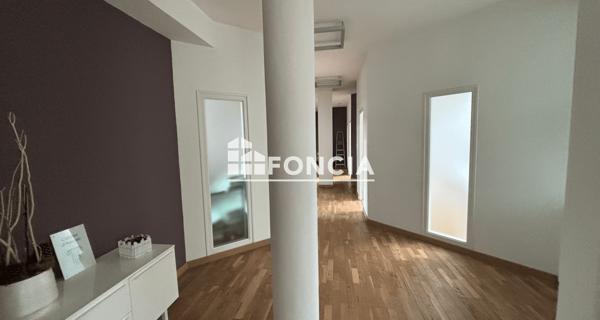 À vendre Local commercial 320.03 m² - Quimper 29000