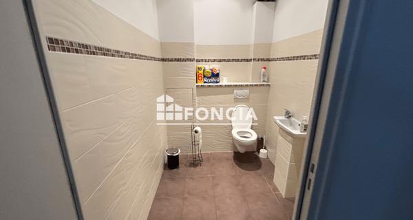 À vendre Local commercial 320.03 m² - Quimper 29000