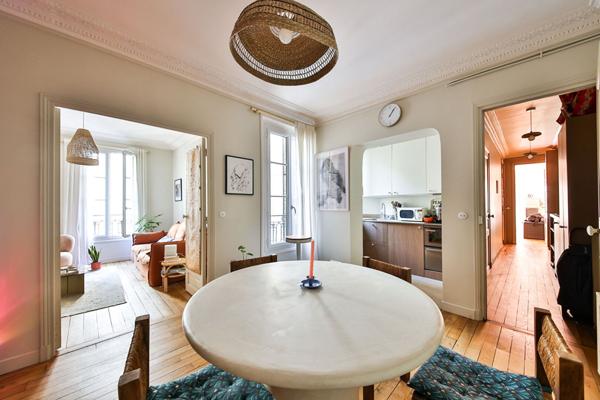 Porte DORE , Bois de Vincennes, 2/3 pièces 55 m², immeuble 1910.