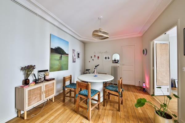 Porte DORE , Bois de Vincennes, 2/3 pièces 55 m², immeuble 1910.