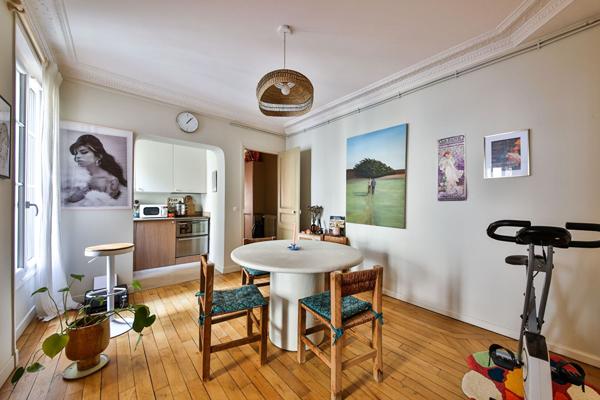 Porte DORE , Bois de Vincennes, 2/3 pièces 55 m², immeuble 1910.