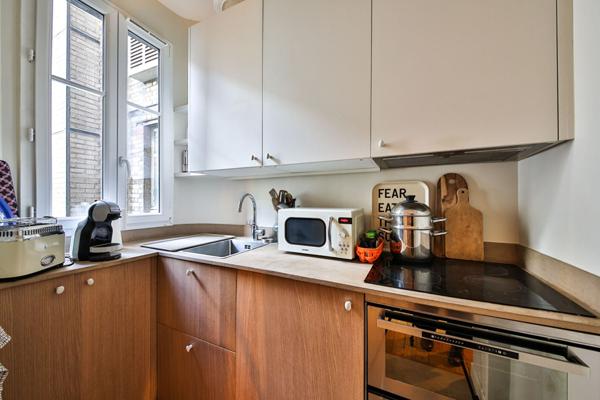 Porte DORE , Bois de Vincennes, 2/3 pièces 55 m², immeuble 1910.