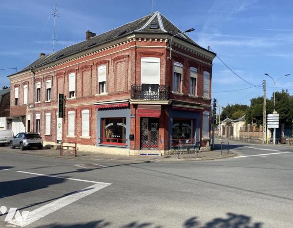 SOLESMES : Immeuble à usage mixte mixte commercial et habitation - LIBRE D'OCCUPATION