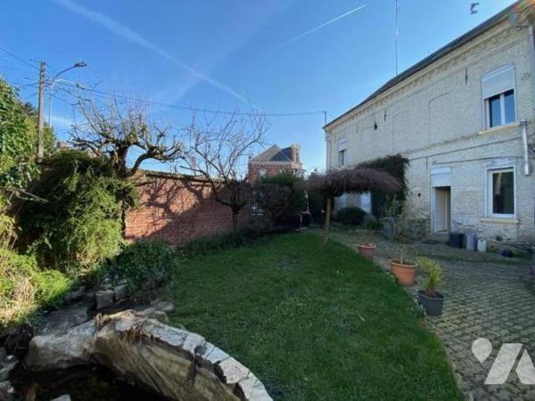 SOLESMES : Immeuble à usage mixte mixte commercial et habitation - LIBRE D'OCCUPATION