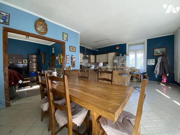 SOLESMES : Immeuble à usage mixte mixte commercial et habitation - LIBRE D'OCCUPATION