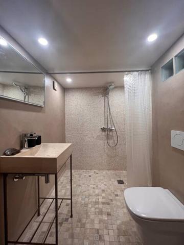 Montreuil (93100) Superbe Loft atypique avec parking privé