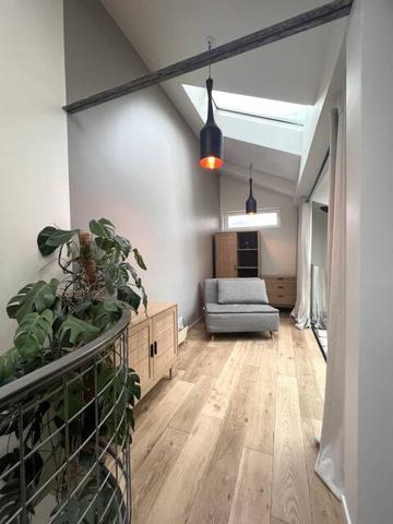 Montreuil (93100) Superbe Loft atypique avec parking privé