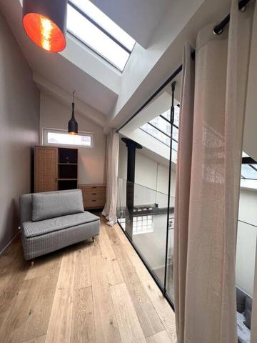 Montreuil (93100) Superbe Loft atypique avec parking privé