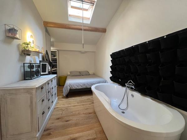 Marseille (13007) VENTE APPARTEMENT MAGNIFIQUE 80,59 M2 TYPE 4 RUE CHATEAUBRIAND QUARTIER ST LAMBERT CATALANS 13007 MARSEILLE