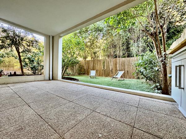 BD BOUYALA D'ARNAUD/MARS 12EME. Appartement type 2 en RDJ avec box