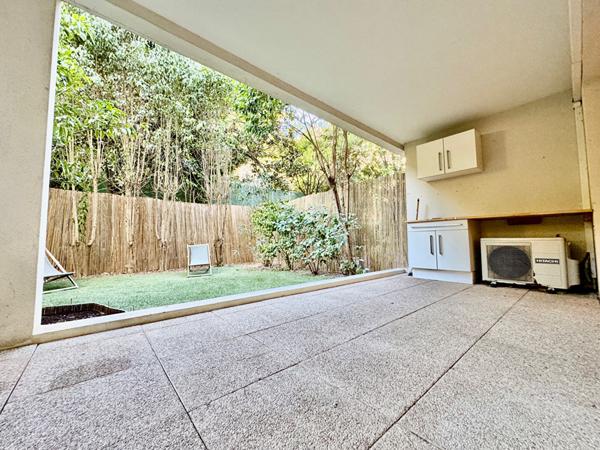 BD BOUYALA D'ARNAUD/MARS 12EME. Appartement type 2 en RDJ avec box