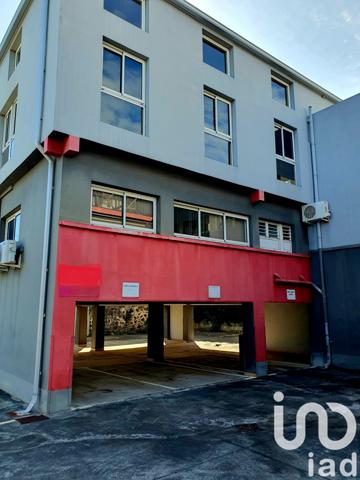 Building for sale 878 m² Saint-Pierre