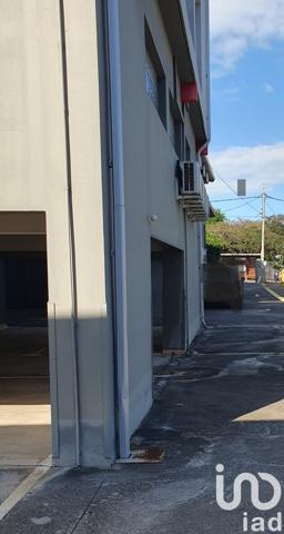 Building for sale 878 m² Saint-Pierre