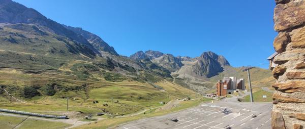 T2 - VUE SUR LES PISTES
