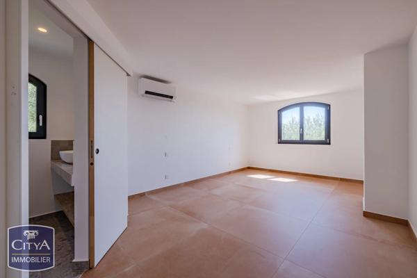 Maison à vendre 5 pièces 186.33m² Sainte-Maxime (83120)